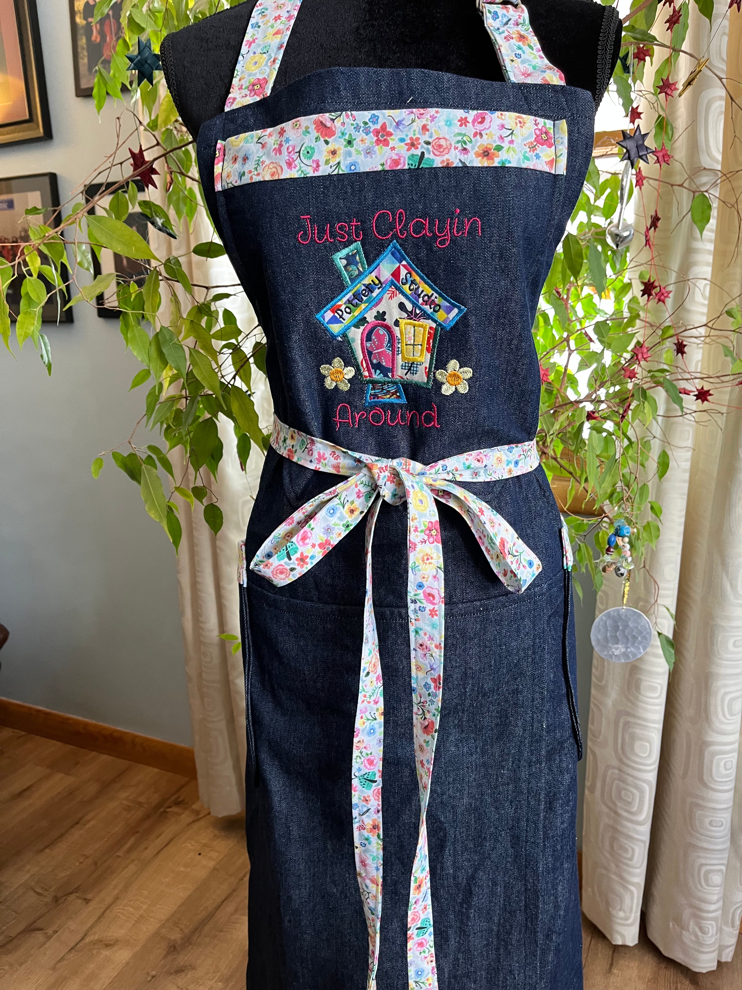 Petite Split-leg Pottery Apron - Indigo denim blend - gnome in mug emb –  PlayInTheMud Designs