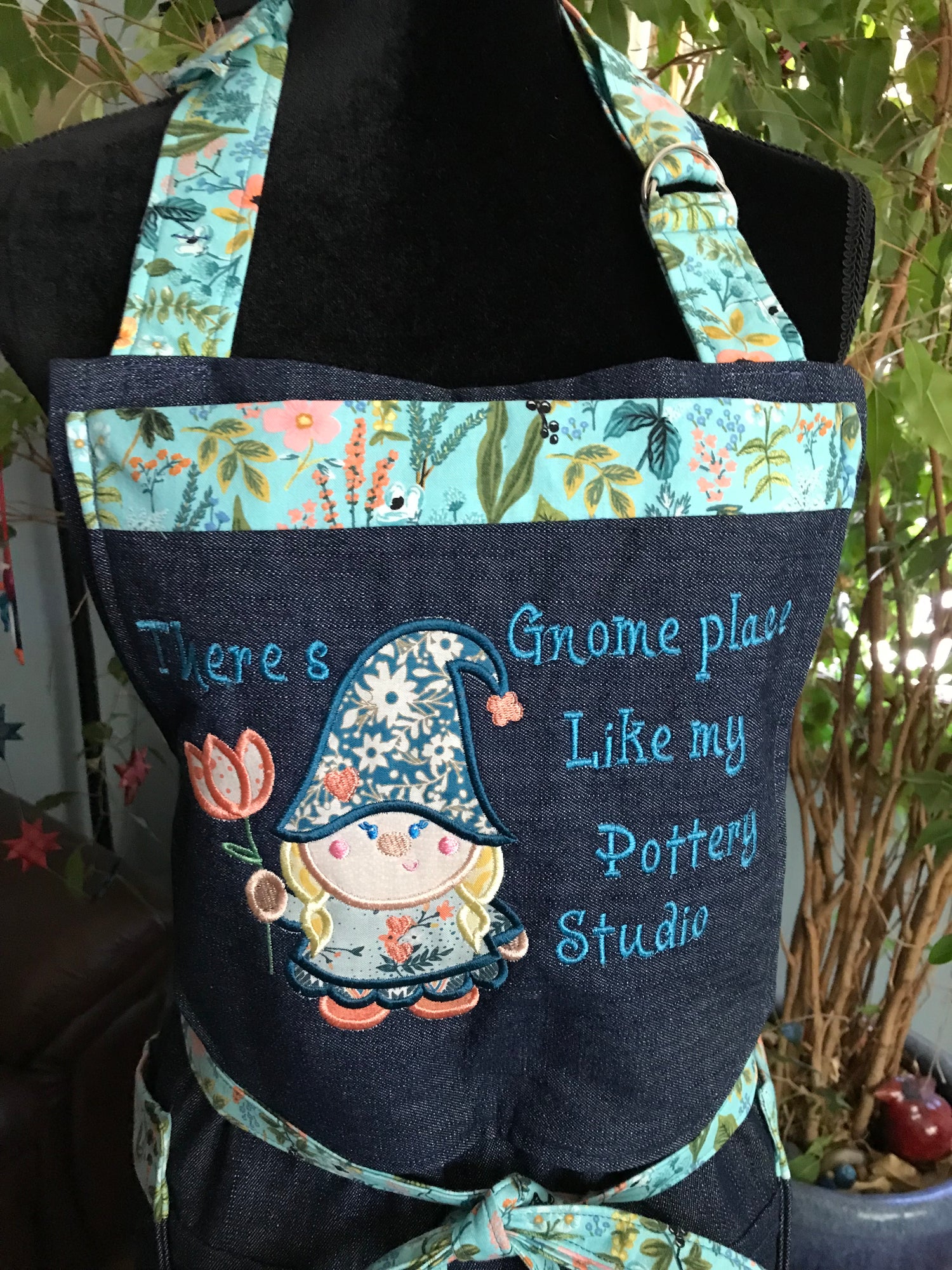 Machine-embroidered Pottery Aprons