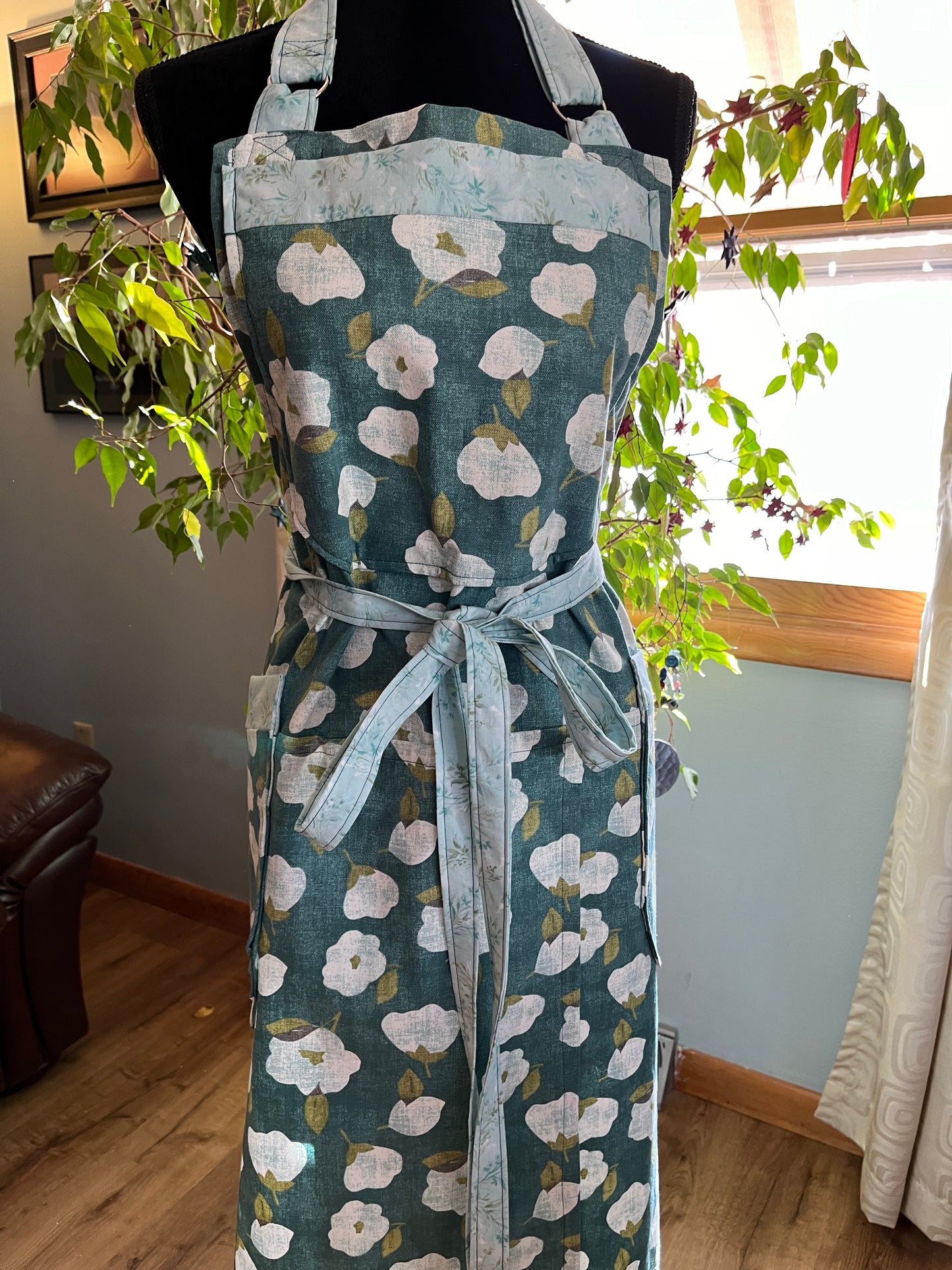 Split leg Pottery Apron - Dusty teal with white flowers, pale aqua trim