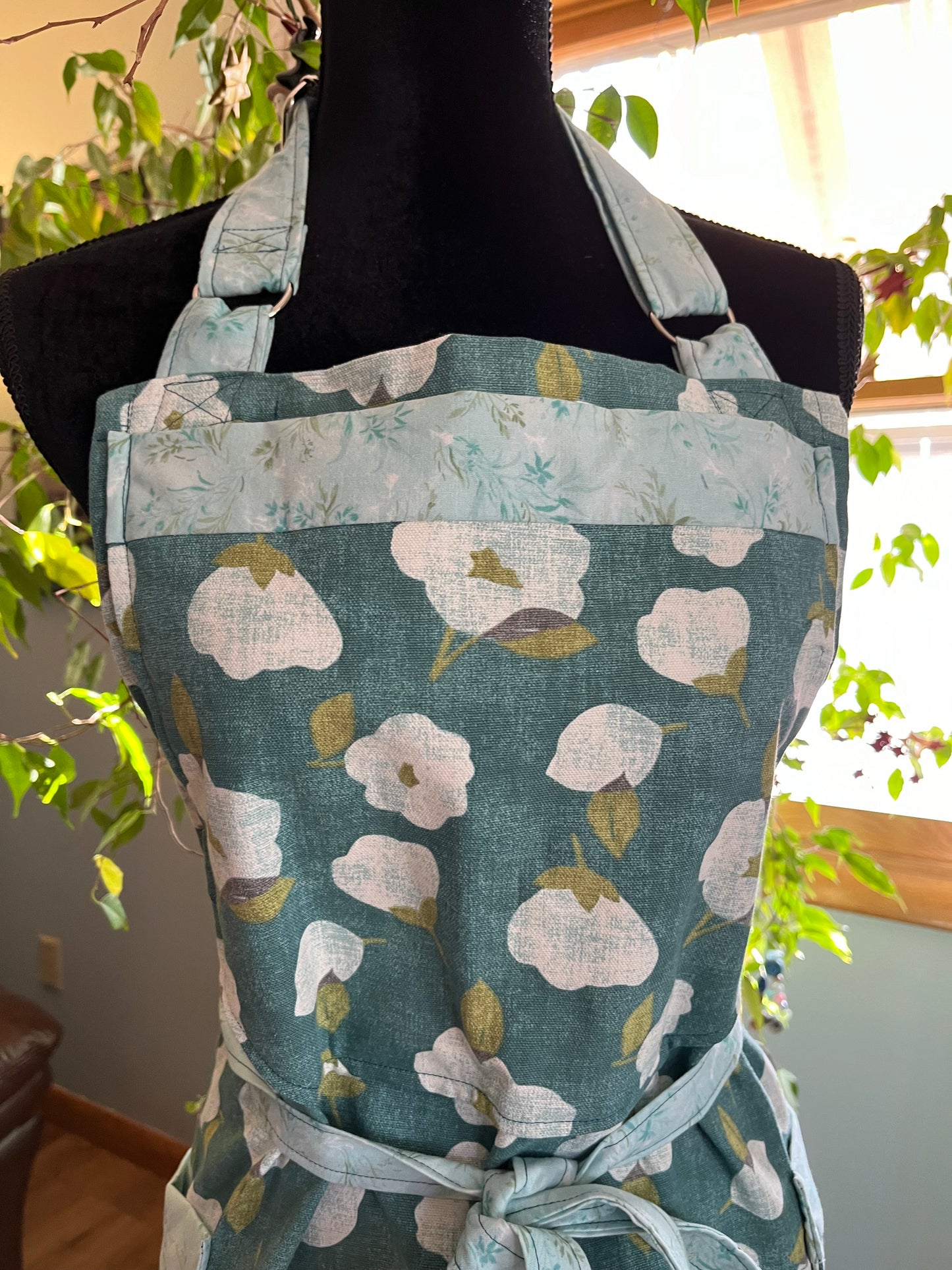 Split leg Pottery Apron - Dusty teal with white flowers, pale aqua trim