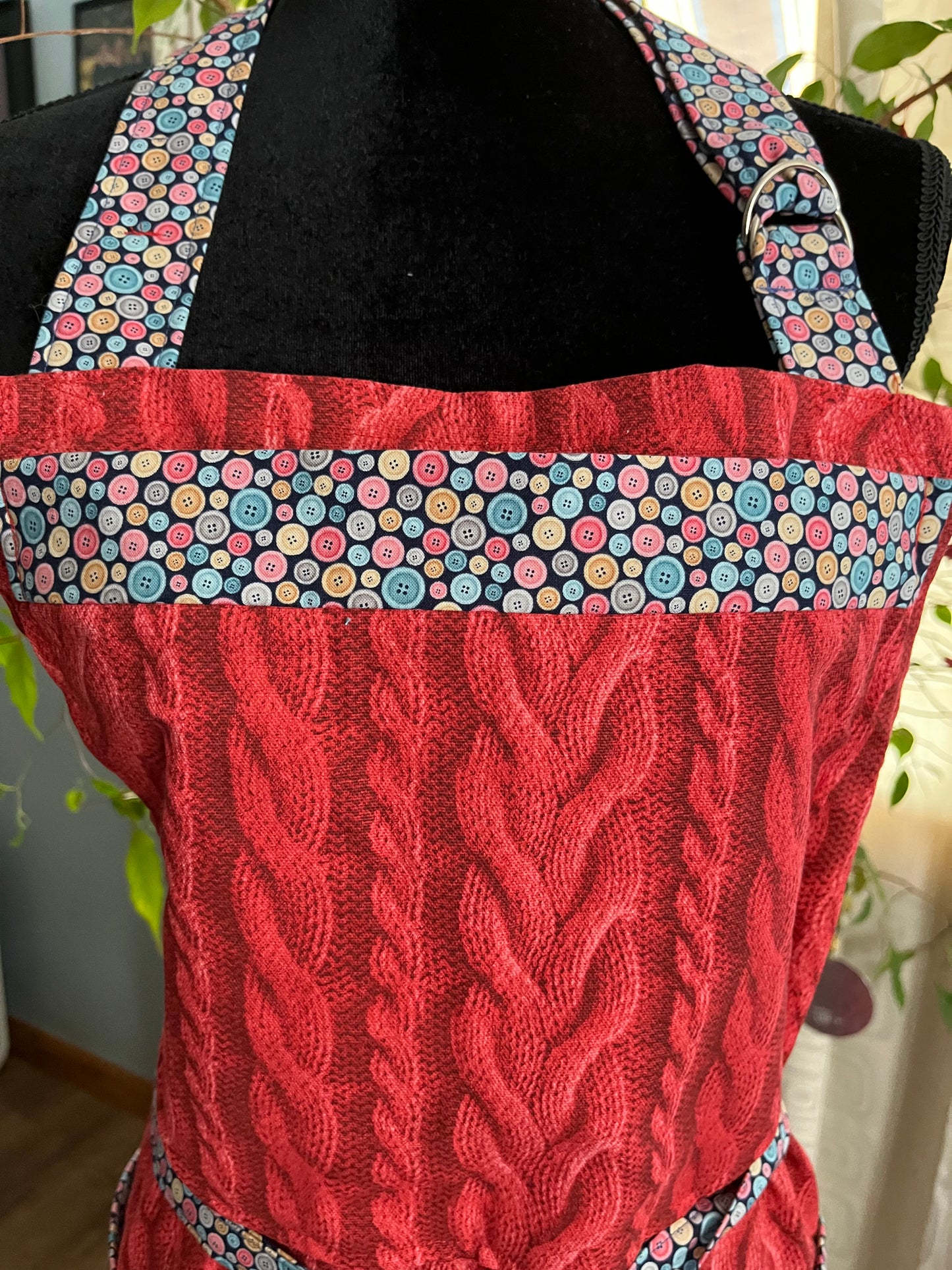 Split-leg Pottery Apron - Red Cable Knit Print with buttons trim